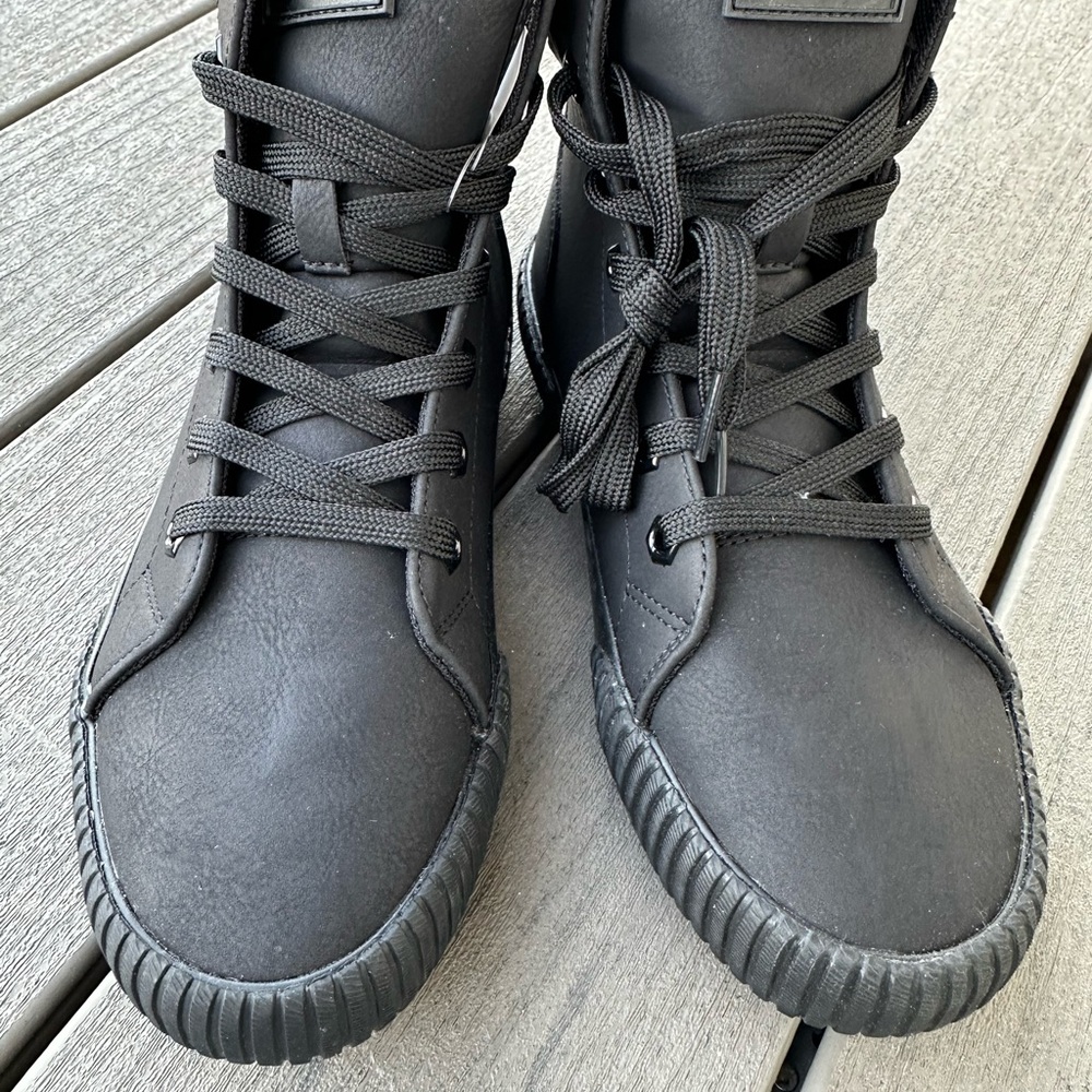 Levi's Black Women's Sneakers